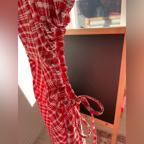 Oak + Fort red plaid puffed sleeve dress with cutout sides NWT size S - Picture 4 of 6